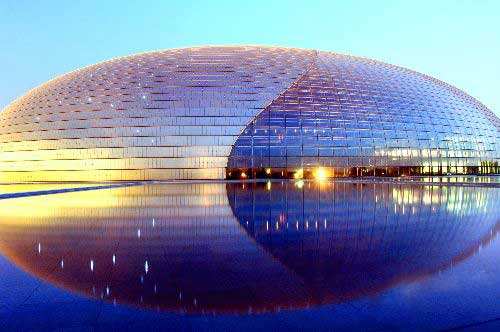 樹脂井蓋和鑄鐵井蓋各有各的優(yōu)勢(shì)，看使用場(chǎng)合來決定。